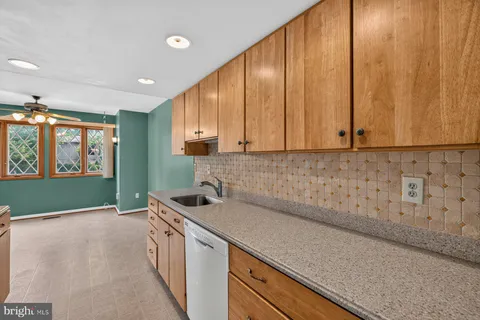 $389,900 | 5614 Thicket Lane, Columbia, MD 21044