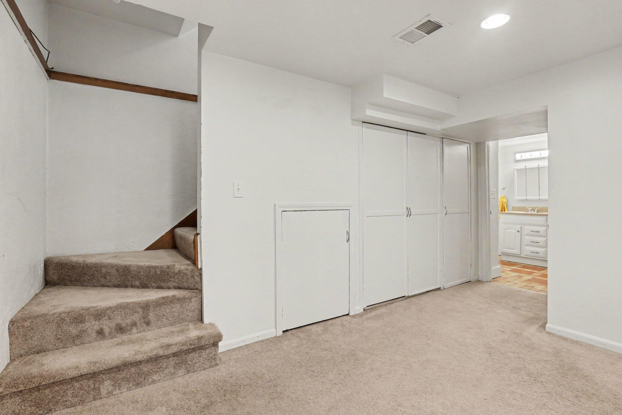 1653 Ridgeview Street Southeast Grand Rapids, MI 49506 - Photo 21 of 30 021_file_6836