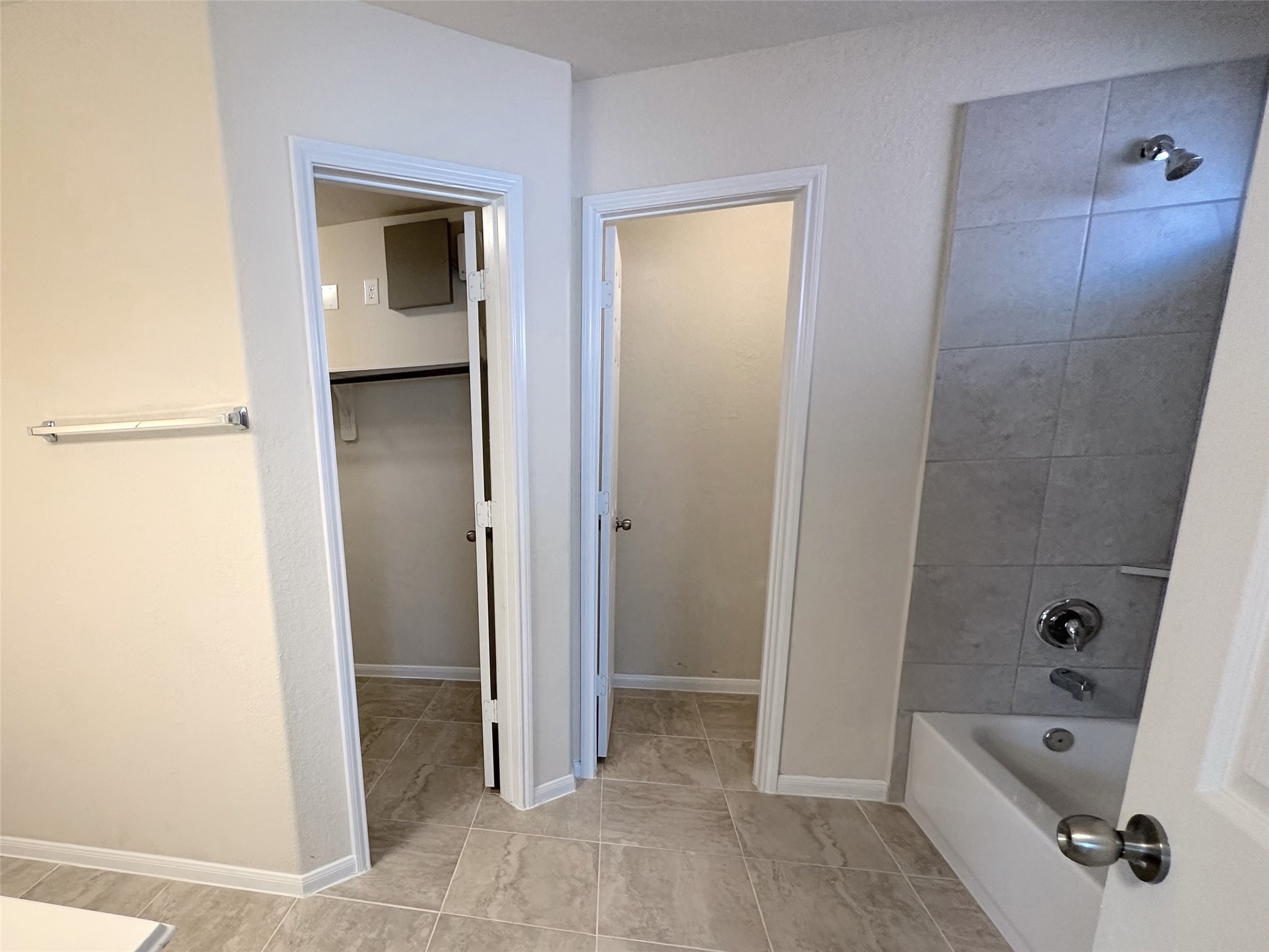 18323 Spruce Tree Line Trail Houston, TX 77084 - Photo 16 of 17 a bathroom with a tub and shower