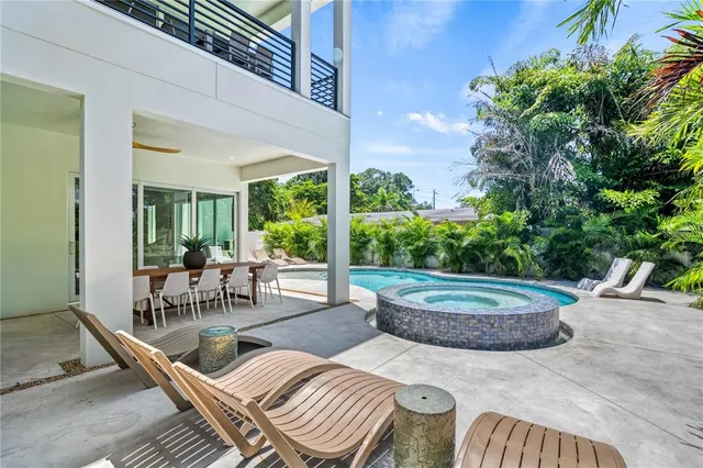 $2,290,000 | 2163 Waldemere Street, Sarasota, FL 34239
