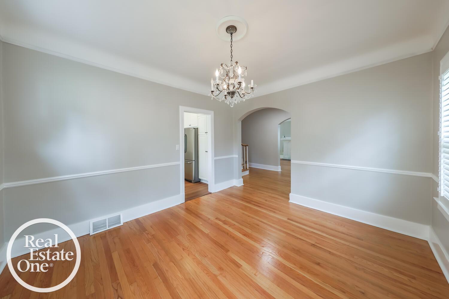 836 Lincoln Road Grosse Pointe, MI 48230 - Photo 18 of 39 50149905-59d927d9-6000-4576-b5da-d94db5fa784d.JPG