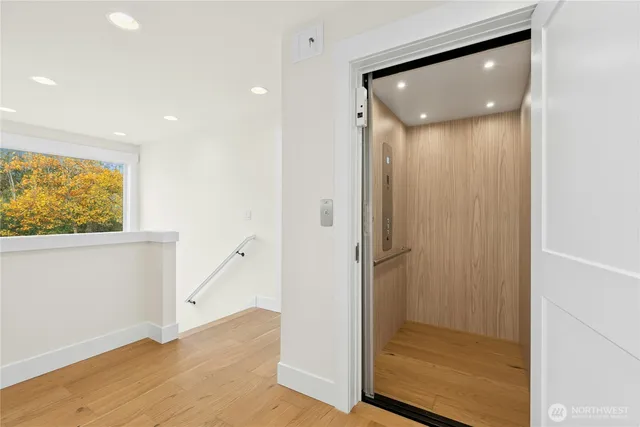 $2,389,000 | 15001 Northeast 8th Street, Bellevue, WA 98007