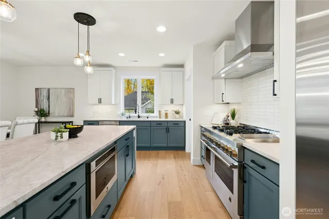 $2,389,000 | 15001 Northeast 8th Street, Bellevue, WA 98007