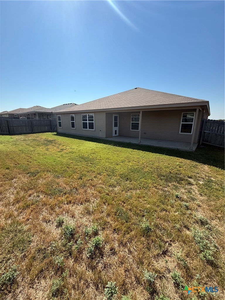 4405 Texas Rangers Drive Killeen, TX 76549 - Photo 22 of 22 a backyard of a house