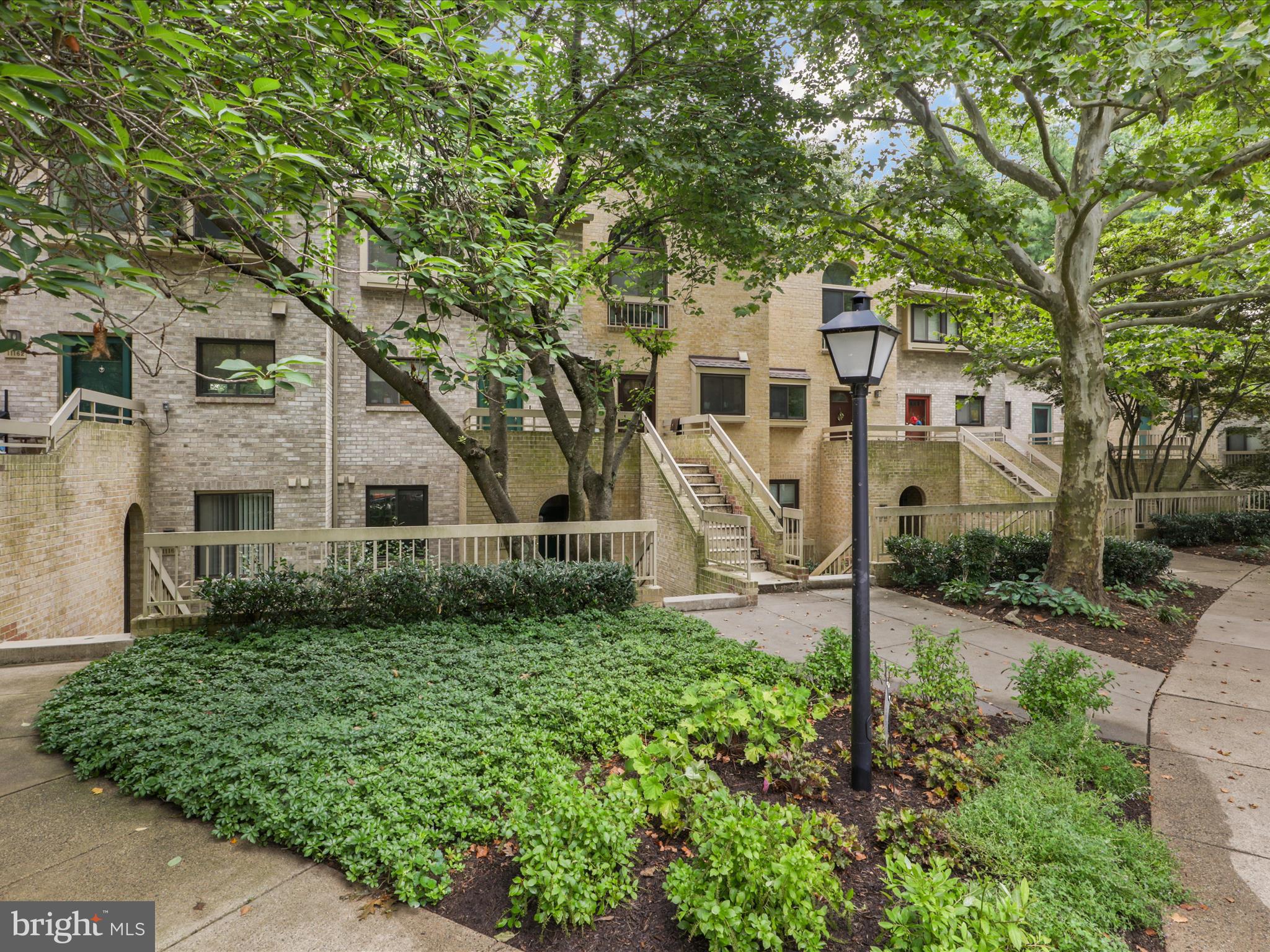 11156 Boathouse Court, Unit 73 Reston, VA 20191 - Photo 4 of 59 Gallery Image 4