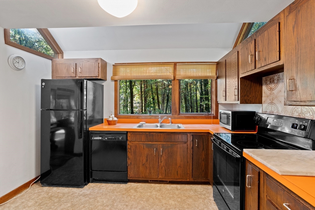 17 Jacob Gates Road Harvard, MA 01451 - Photo 14 of 33