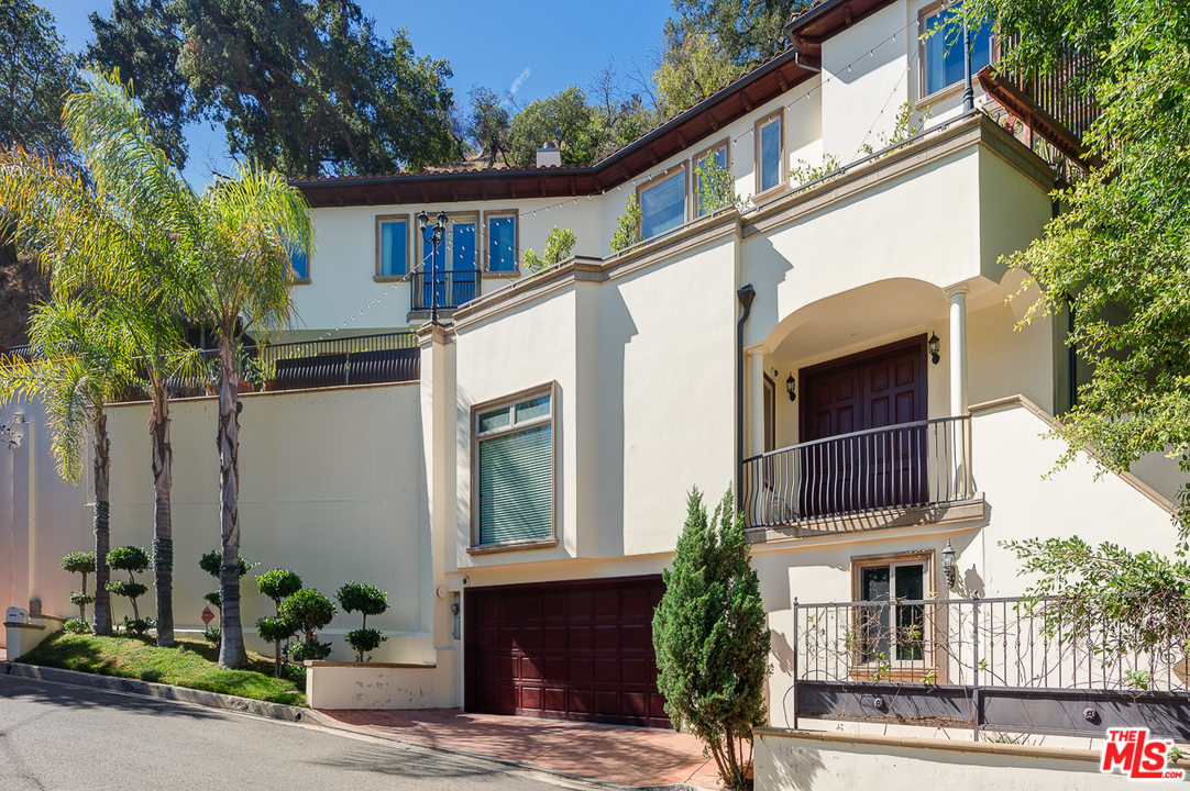 9675 Heather Road Beverly Hills, CA 90210 - Photo 8 of 53