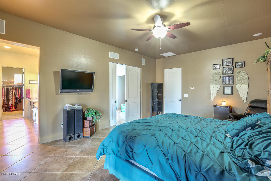 3736 East Via Del Rancho Gilbert, AZ 85298 - Photo 17 of 37 VDR_MSTR2