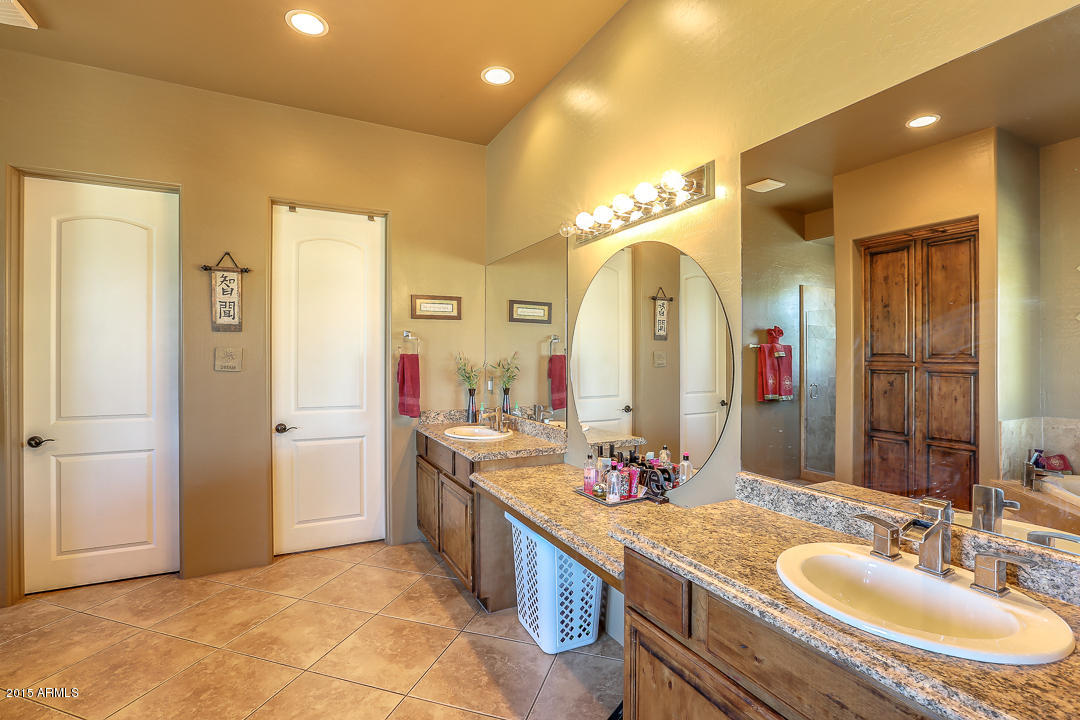 3736 East Via Del Rancho Gilbert, AZ 85298 - Photo 19 of 37 VDR_MSTRBTH