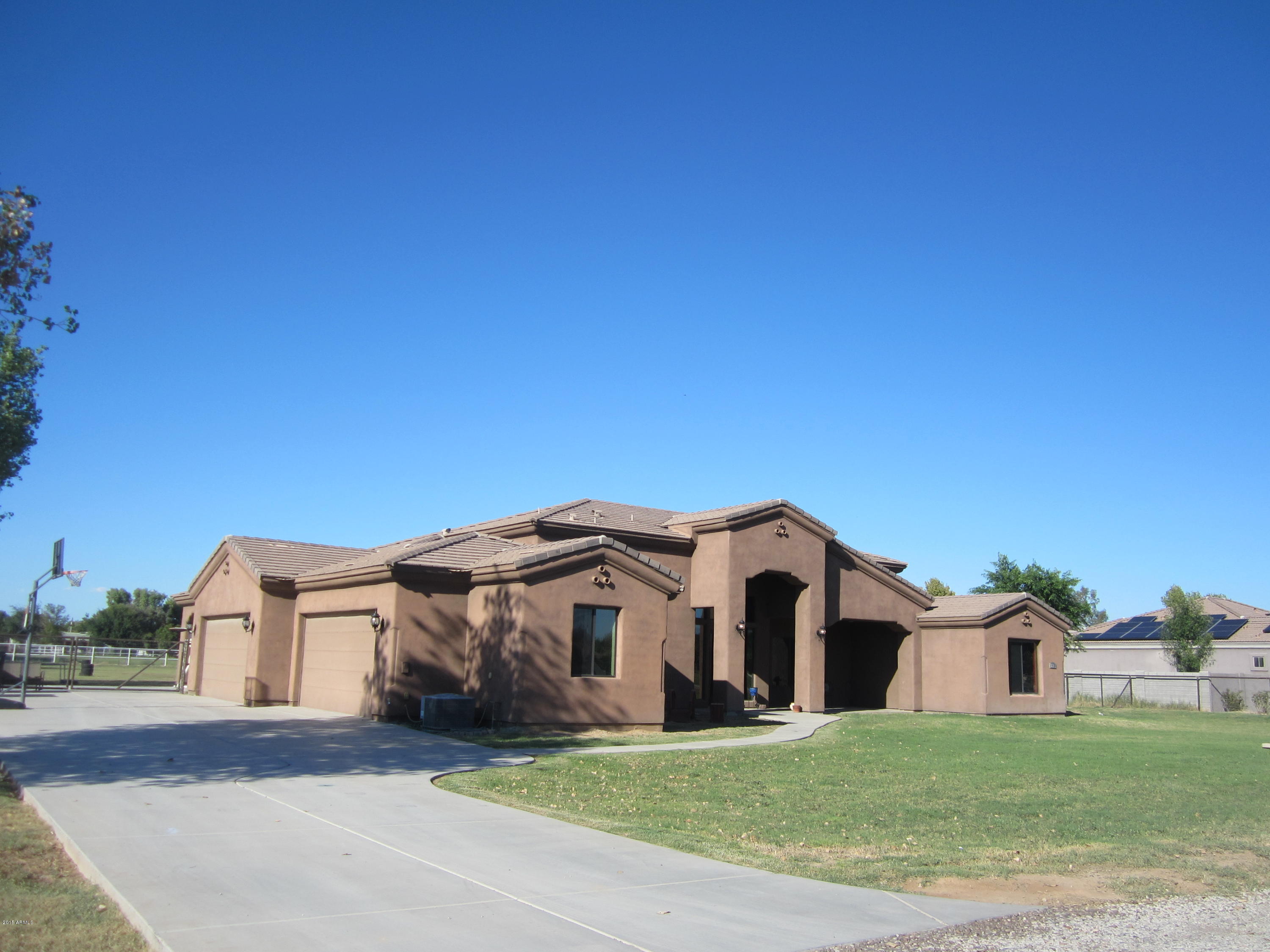 3736 East Via Del Rancho Gilbert, AZ 85298 - Photo 2 of 37 IMG_3132