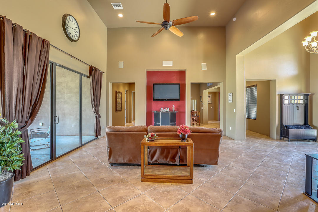 3736 East Via Del Rancho Gilbert, AZ 85298 - Photo 3 of 37 VDR_FR