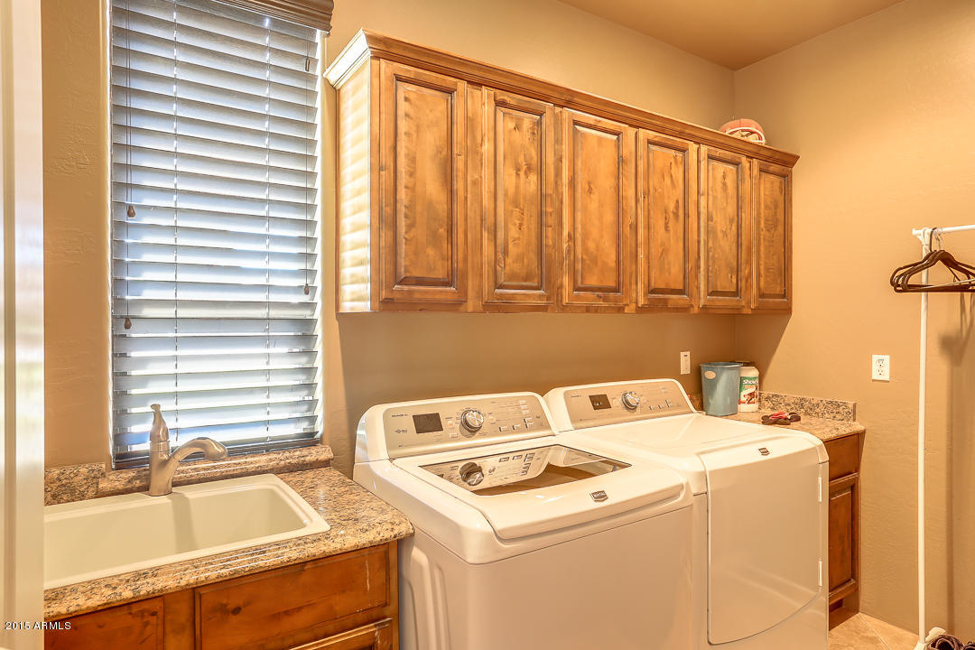 3736 East Via Del Rancho Gilbert, AZ 85298 - Photo 34 of 37 VDR_Laundry