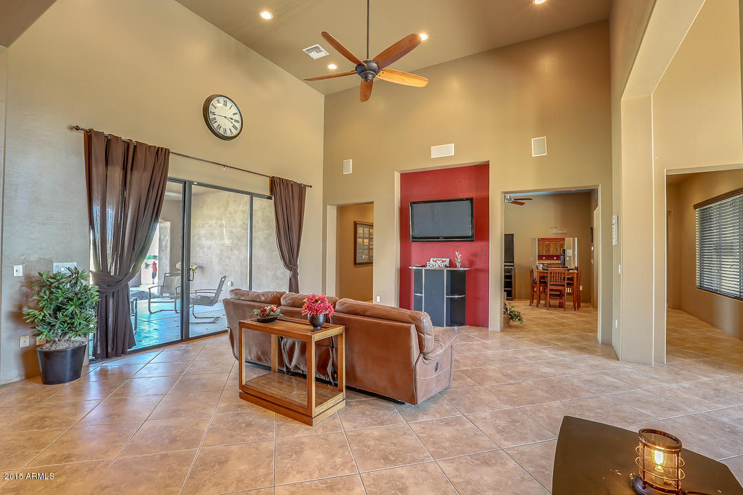 3736 East Via Del Rancho Gilbert, AZ 85298 - Photo 4 of 37 VDR_FR2