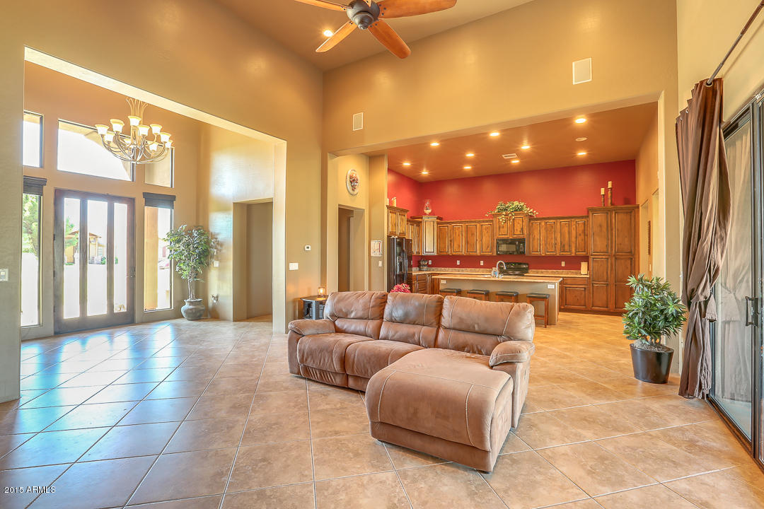 3736 East Via Del Rancho Gilbert, AZ 85298 - Photo 7 of 37 VDR_FR4