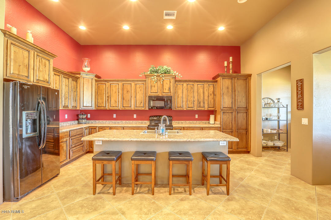 3736 East Via Del Rancho Gilbert, AZ 85298 - Photo 9 of 37 VDR_Ktchn2
