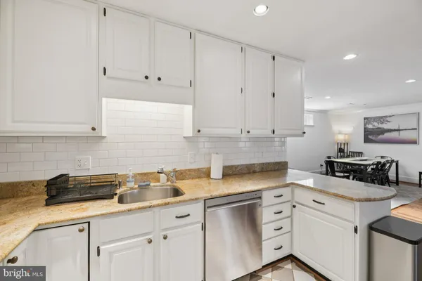 $995,000 | 10 Irving Court, Alexandria, VA 22314