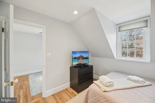 $995,000 | 10 Irving Court, Alexandria, VA 22314