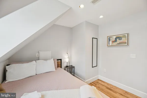 $995,000 | 10 Irving Court, Alexandria, VA 22314