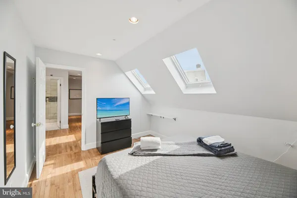 $995,000 | 10 Irving Court, Alexandria, VA 22314