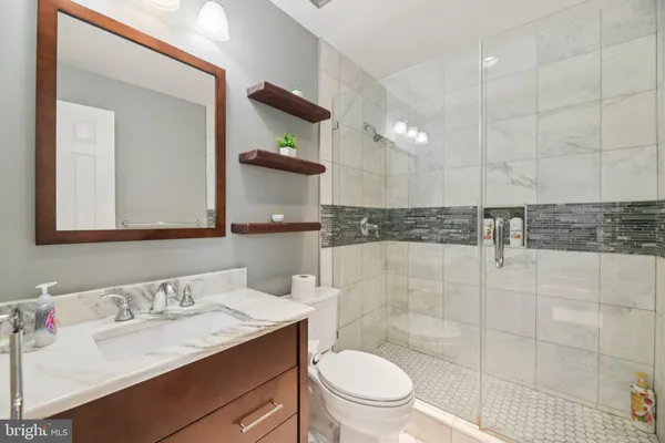 $995,000 | 10 Irving Court, Alexandria, VA 22314