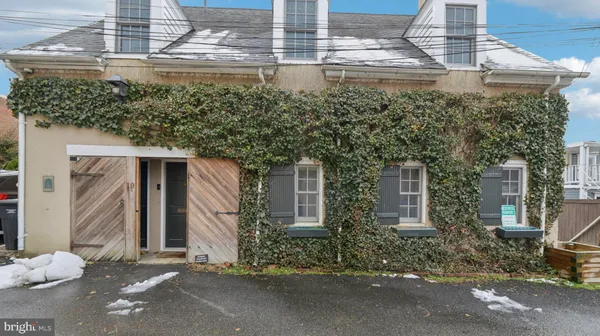 $995,000 | 10 Irving Court, Alexandria, VA 22314