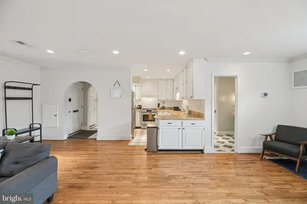 $995,000 | 10 Irving Court, Alexandria, VA 22314