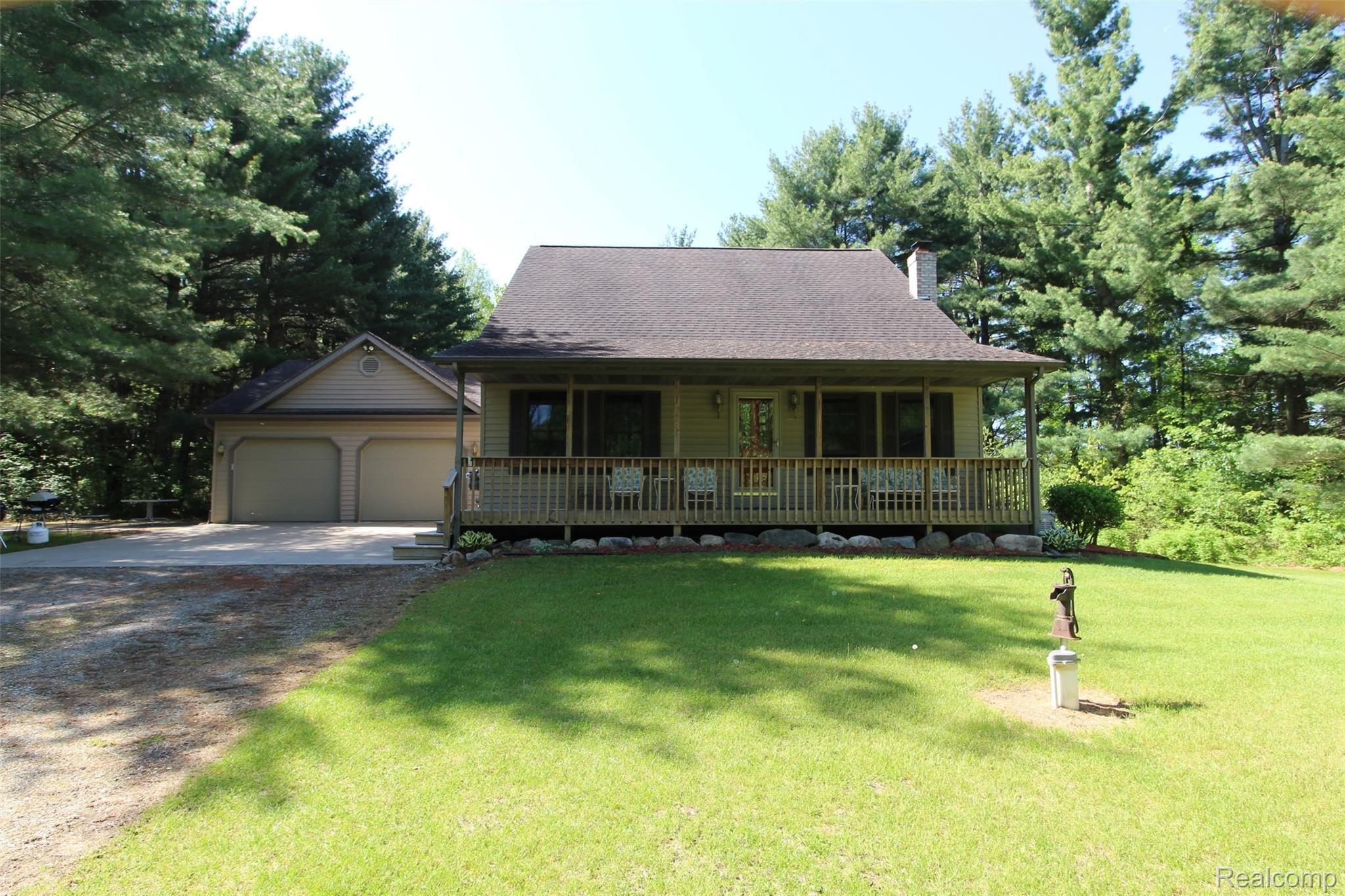 1924 King Road Lapeer, MI 48446 - Photo 48 of 75 IMG_3473.JPG