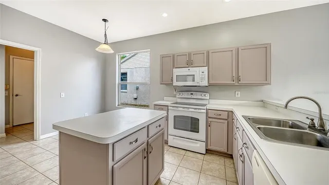 $420,000 | 5513 47th Court East, Bradenton, FL 34203