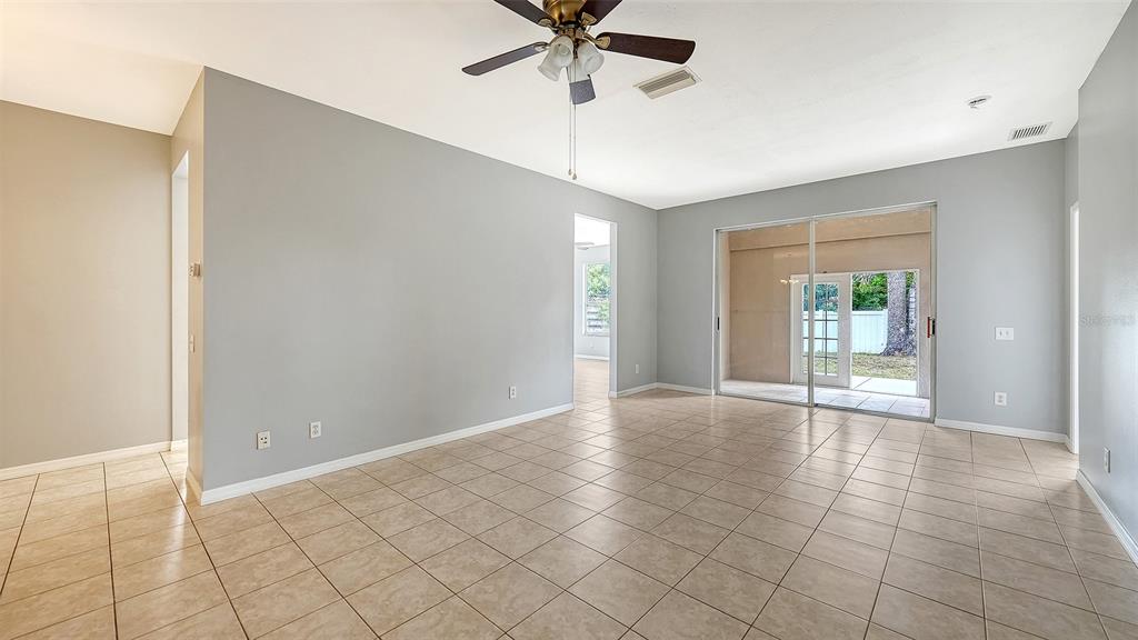 5513 47th Court East Bradenton, FL 34203 - Photo 10 of 35