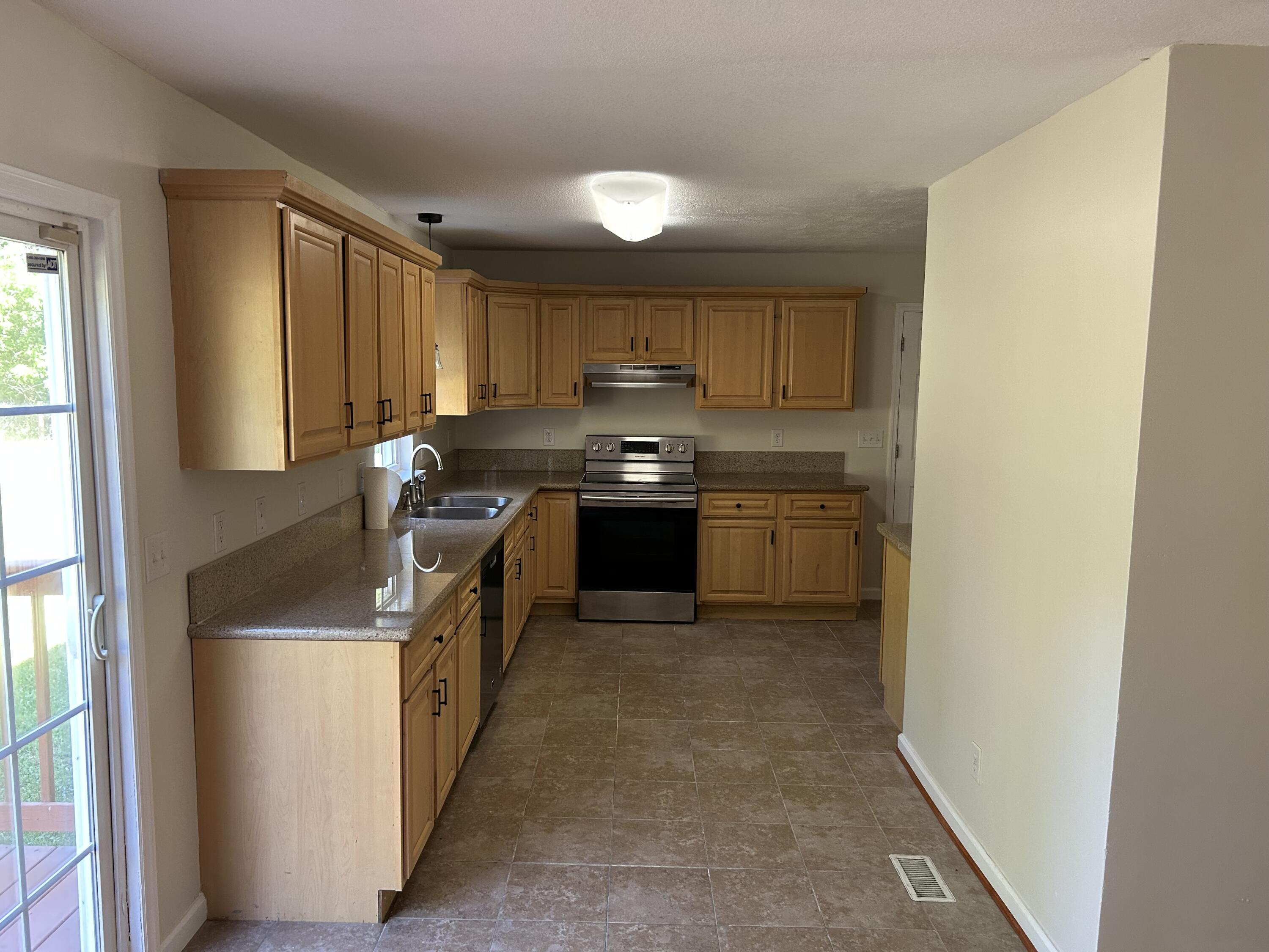 957 Lower Mill Road Hixson, TN 37343 - Photo 8 of 21 IMG_2940