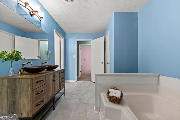 $425,000 | 157 Glendale Heights, Winterville, GA 30683