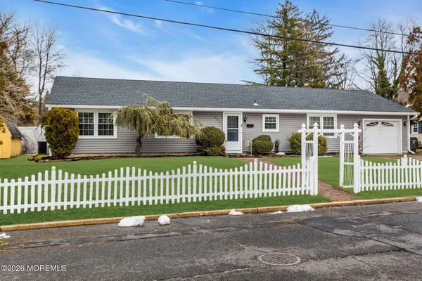 $649,000 | 496 Apple Valley Drive, Belford, NJ 07718