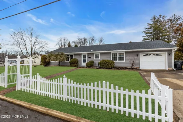 $649,000 | 496 Apple Valley Drive, Belford, NJ 07718