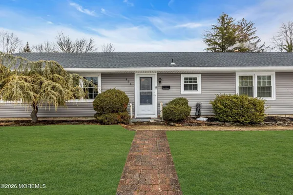 $649,000 | 496 Apple Valley Drive, Belford, NJ 07718