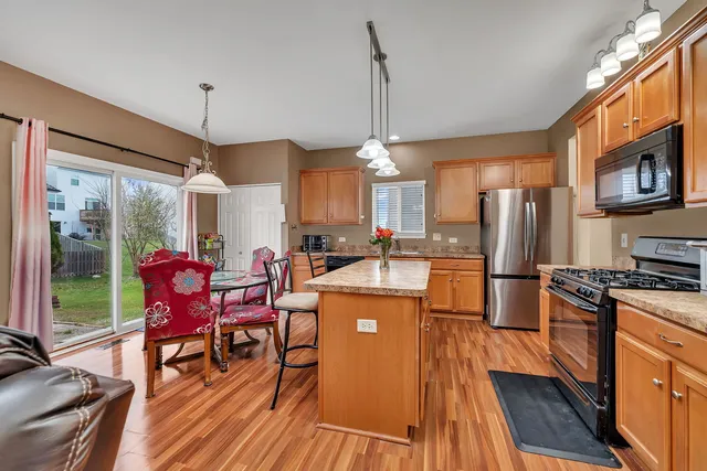 $400,000 | 1808 Wild Rose Trail, Joliet, IL 60431