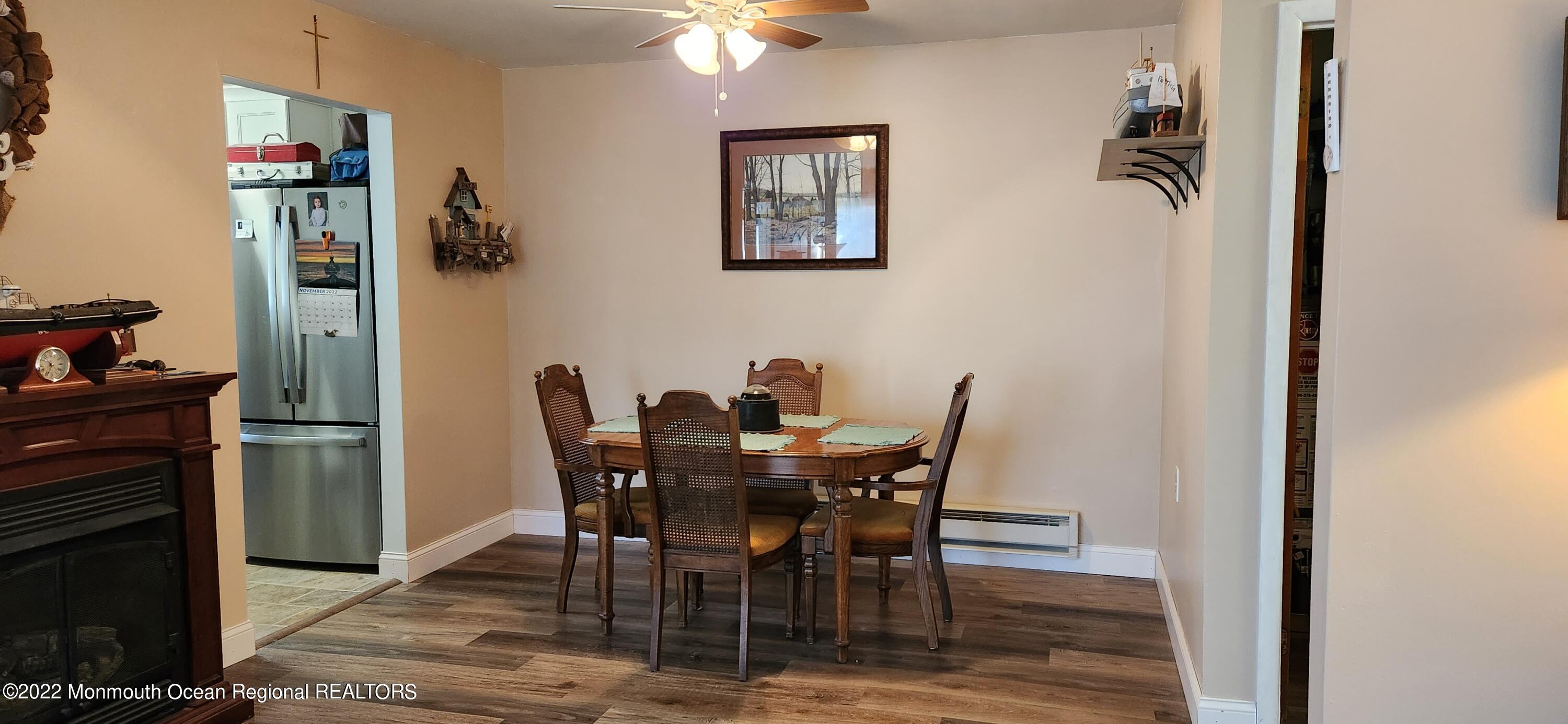 42 B Stage Road Manahawkin, NJ 08050 - Photo 4 of 13 42b Stage dining room
