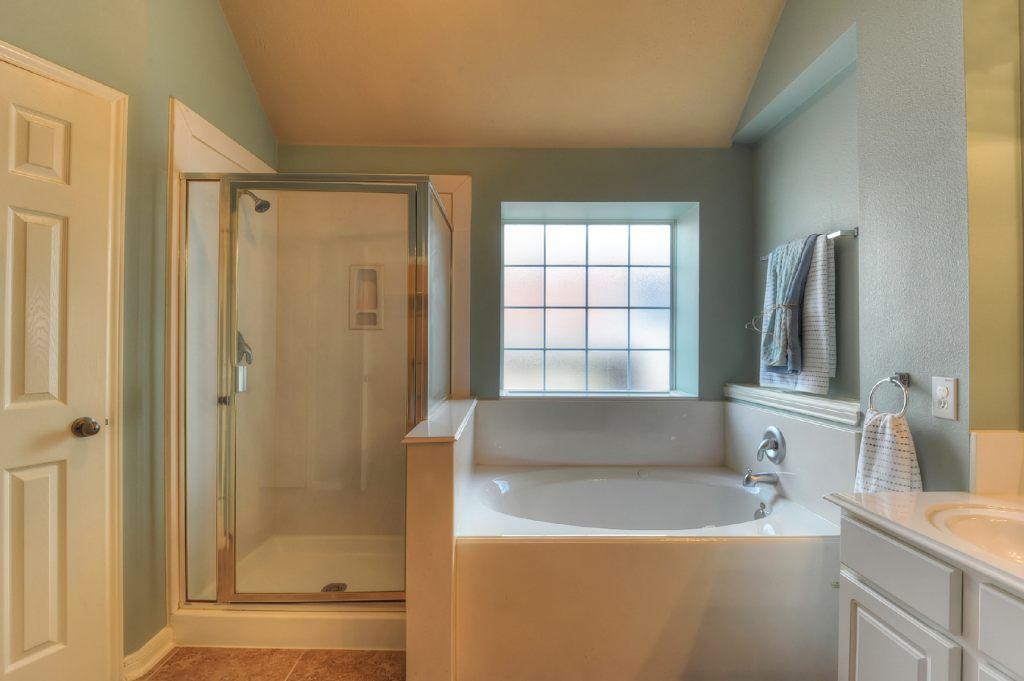 19918 Hardsville Drive Spring, TX 77388 - Photo 15 of 22 Shower and Jetted Tub!