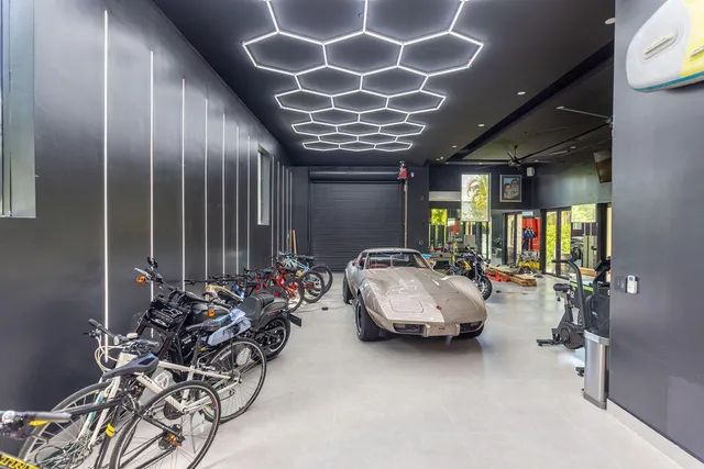 $4,950,000 | 290 Northwest 6th Street, Boca Raton, FL 33432