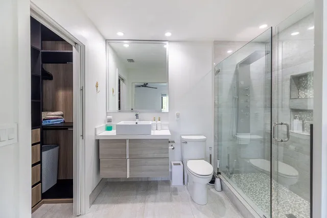 $4,950,000 | 290 Northwest 6th Street, Boca Raton, FL 33432