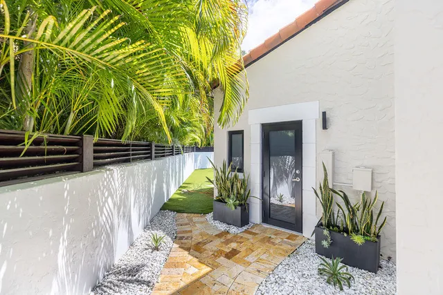 $4,950,000 | 290 Northwest 6th Street, Boca Raton, FL 33432