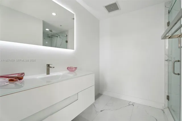 $4,900 | 3470 East Coast Avenue, Unit H1008, Miami, FL 33137