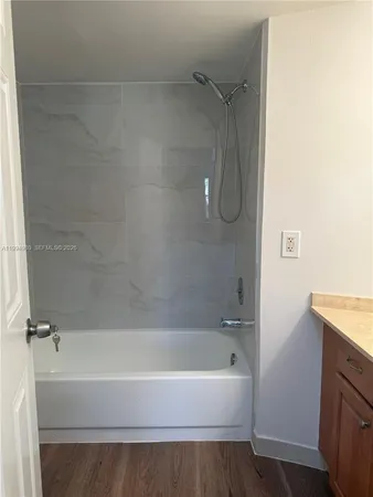 $2,200 | 6272 Northwest 186th Street, Unit 307, Hialeah, FL 33015