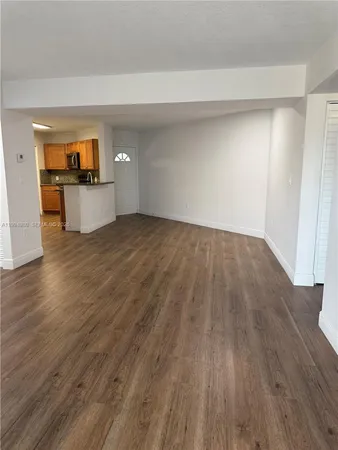 $2,200 | 6272 Northwest 186th Street, Unit 307, Hialeah, FL 33015