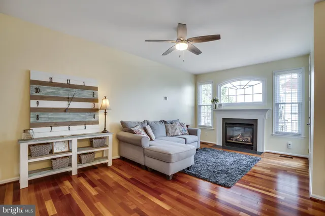 $769,900 | 21292 Victorias Cross Terrace, Ashburn, VA 20147