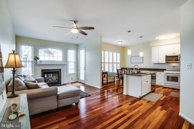 $769,900 | 21292 Victorias Cross Terrace, Ashburn, VA 20147