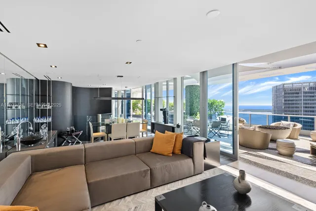 $7,790,000 | 200 Biscayne Blvd Way, Unit PH5404, Miami, FL 33131