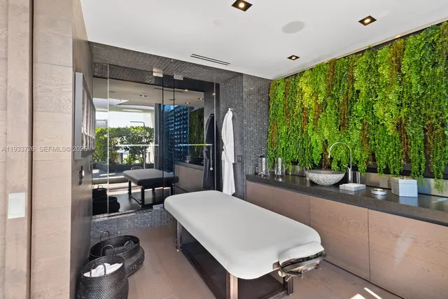 $7,790,000 | 200 Biscayne Blvd Way, Unit PH5404, Miami, FL 33131