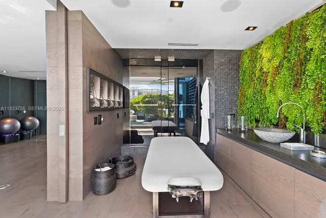 $7,790,000 | 200 Biscayne Blvd Way, Unit PH5404, Miami, FL 33131