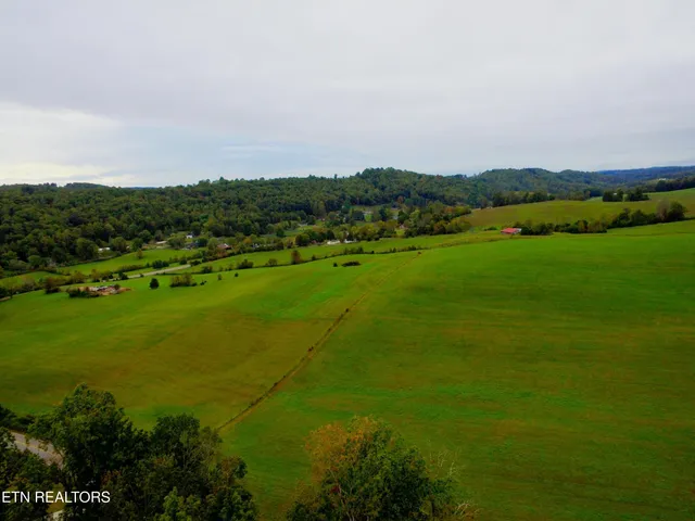 $390,000 | 306 Mountain Road, New Tazewell, TN 37825