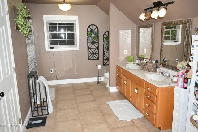 $390,000 | 306 Mountain Road, New Tazewell, TN 37825